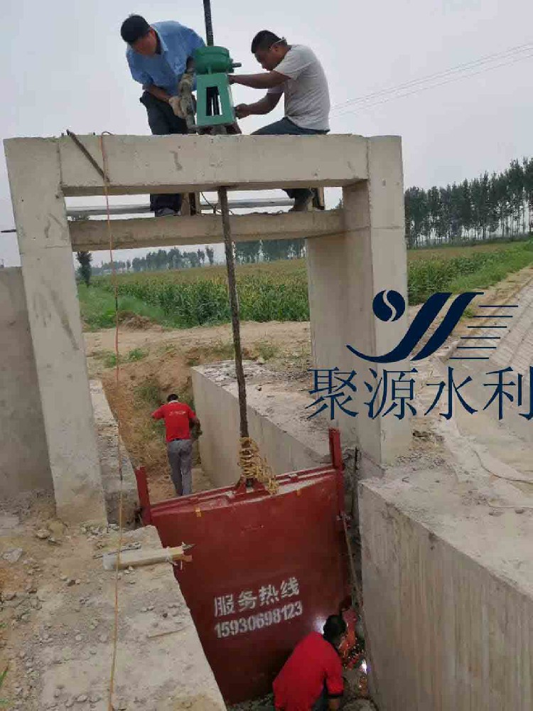 渠道閘門施工現(xiàn)場