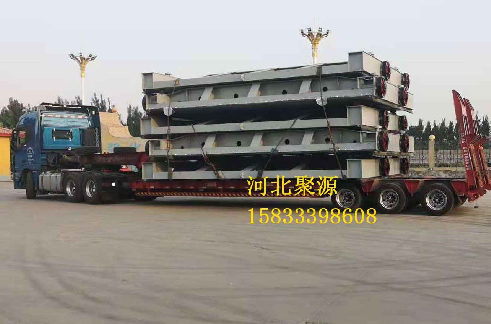 鋼閘門發(fā)貨現(xiàn)場(chǎng)