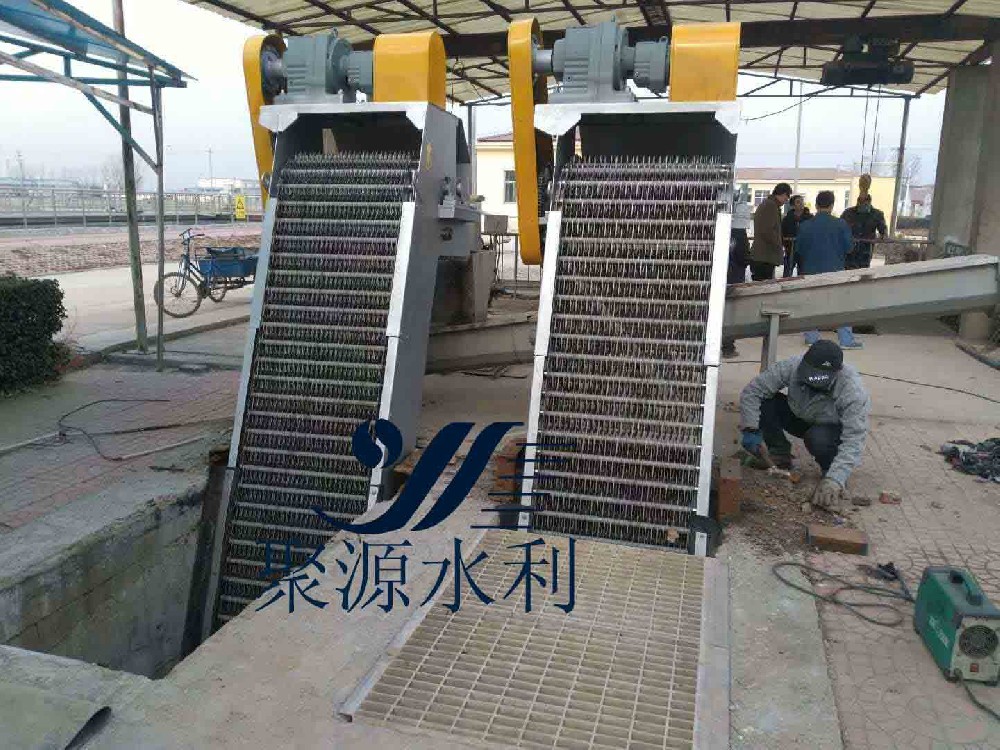 循環(huán)清污機施工現(xiàn)場